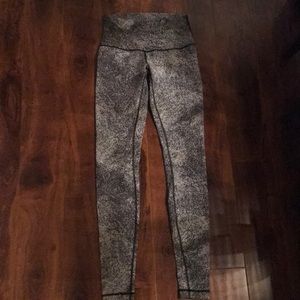Lululemon Size 8 Hi- Rise Wunder Under Pants